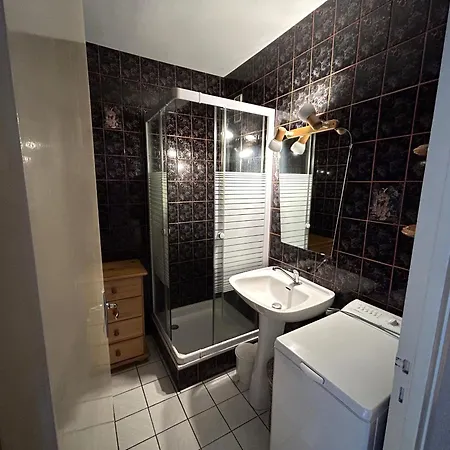 Apartmán : 4 Pers. A 100m De La Plage, Parking Prive - Fr-1-837-78 *